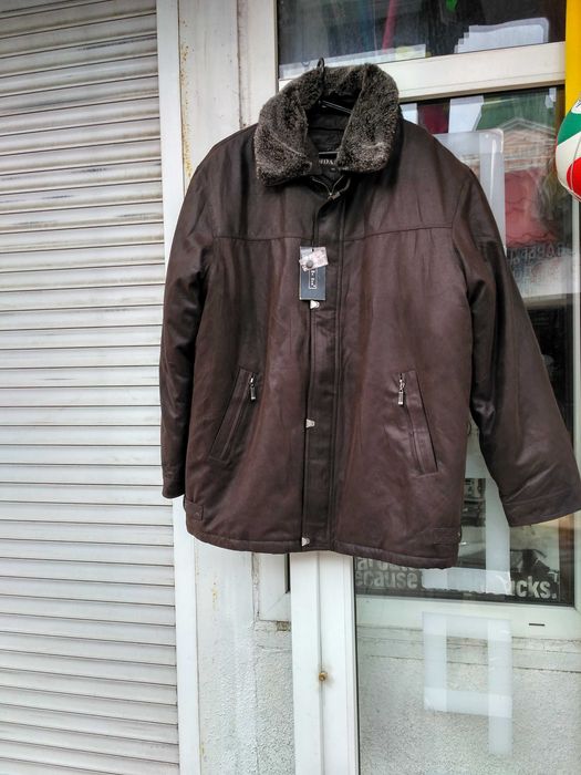 Продам тёплую, зимнюю, новую куртку.