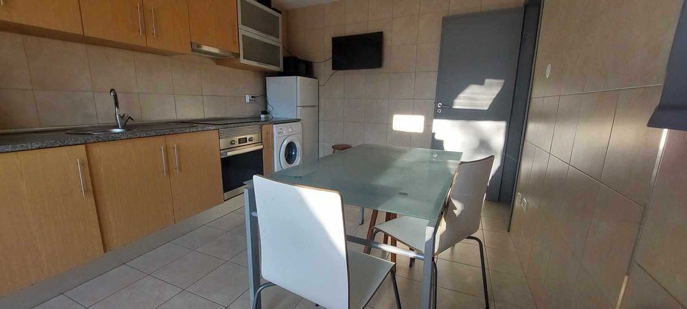 Vendo casa térrea com espaço exterior