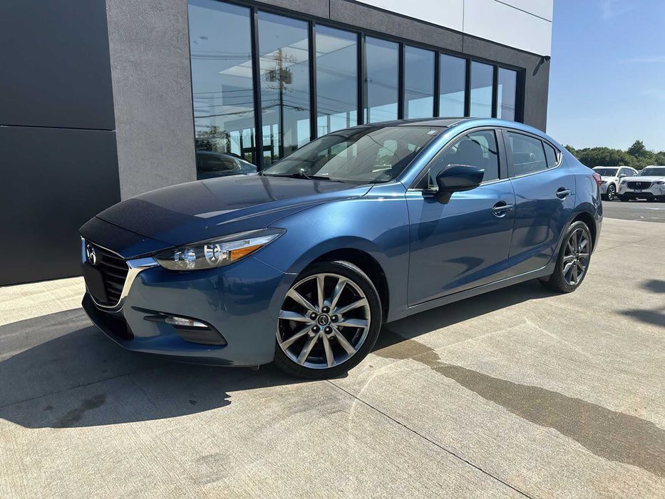 Mazda 3 Touring      2018