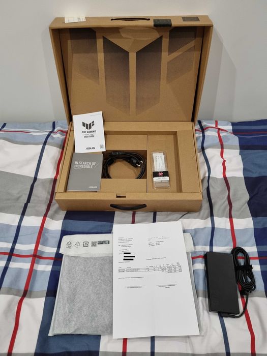 ASUS TUF Dash Gaming F15 i7, 24GB RAM, RTX3060, SSD 512g (mod FX516PM)