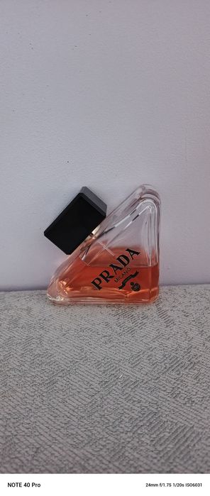 Prada paradoxe używane