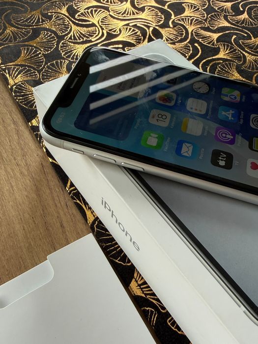 Bialy Apple iPhone XR 64 GB White