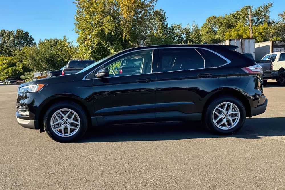Ford Edge      2023