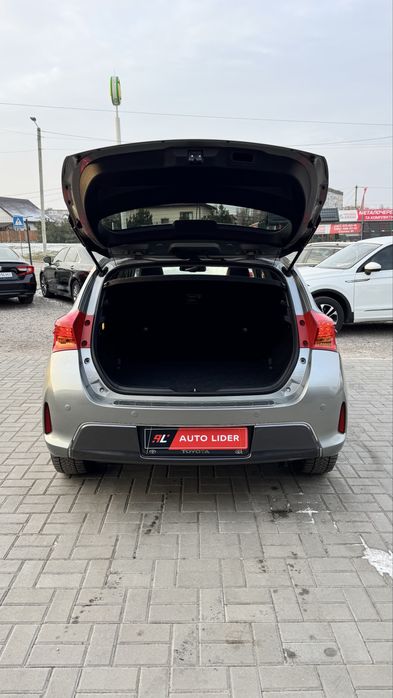 Toyota Auris Hybrid Тойота Ауріс 2014 р 1,8 бенз/електро АКПП Панорама