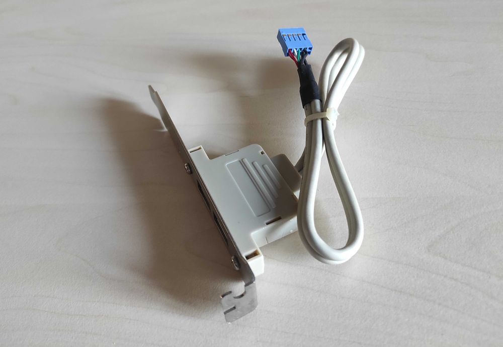 планка 2 х USB2.0 на заднюю стенку корпуса