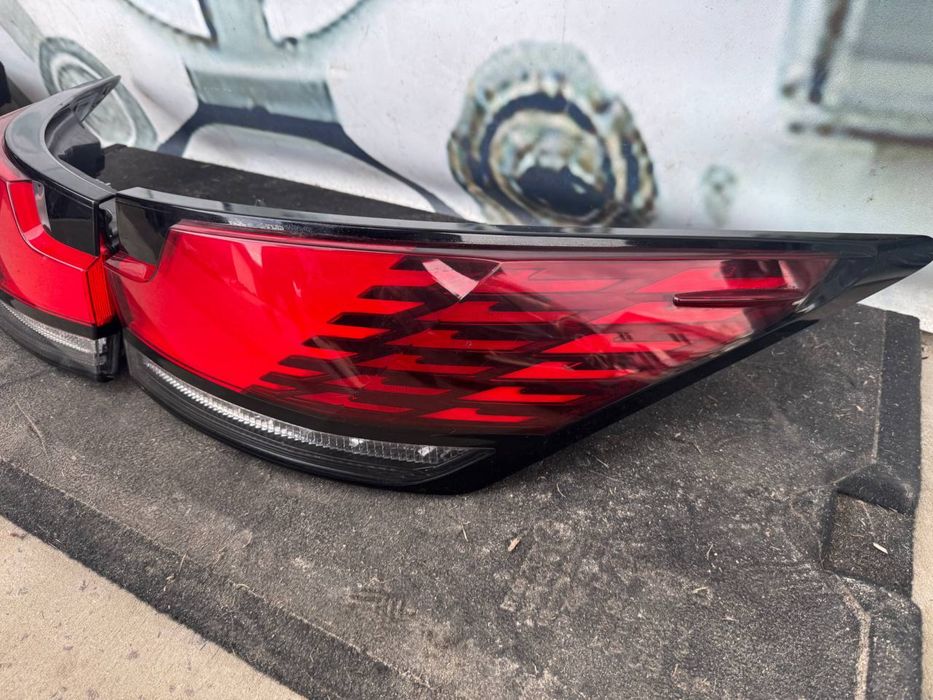 Lexus RX V 2022-2025 фонарь правий левий