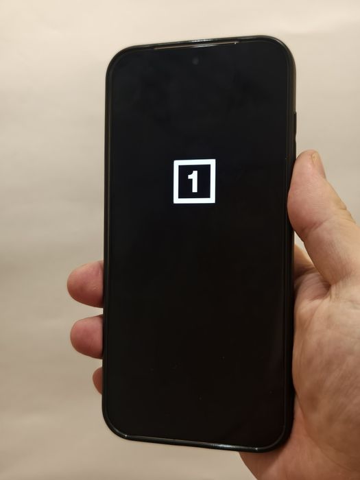 OnePlus 15 12/256,Global, обновляется