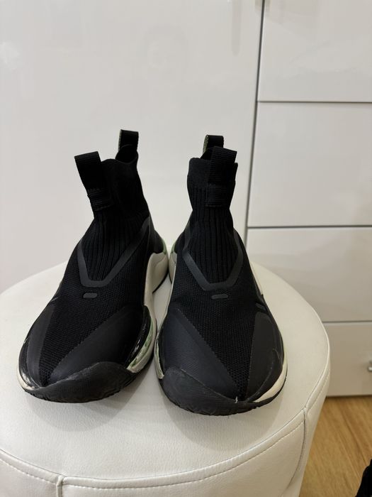 Кроссовки Zara