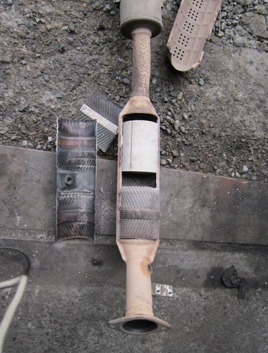 Ремонт та видалення каталізатора Mazda Черкаси, заміна на пламегасник