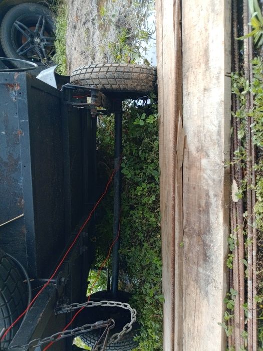 Reboque pequeno sem livrete uso cara b