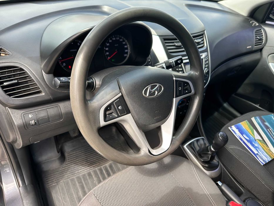 Hyundai Accent 2013