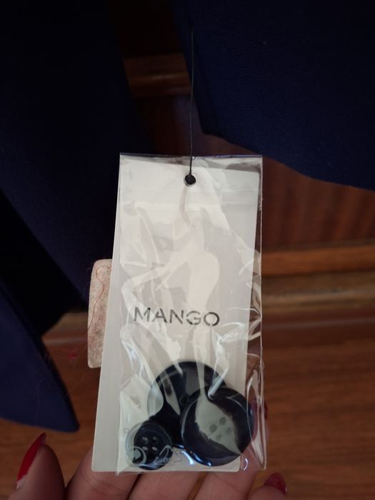 Casaco azul de mulher da Mango