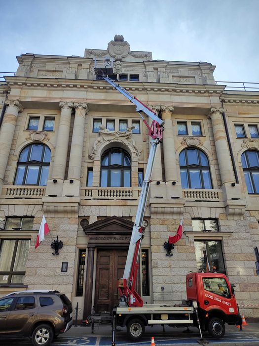 Usługi/wynajem zwyżka/podnośnik koszowy {wycinka drzew} do 26m