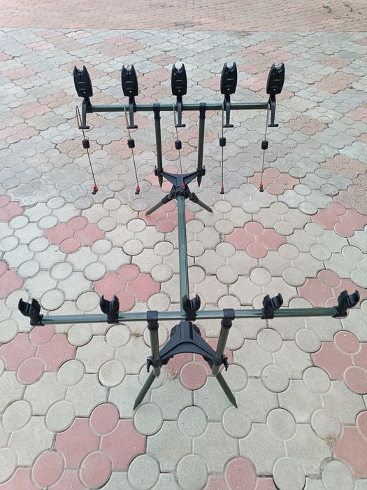 Набір Род под на 5 удилищ.Сигналізатори 5шт,свінгера 5шт ,рогачі 5шт