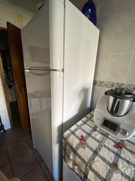 Frigorifico INDESIT ( NOVO praticamente)