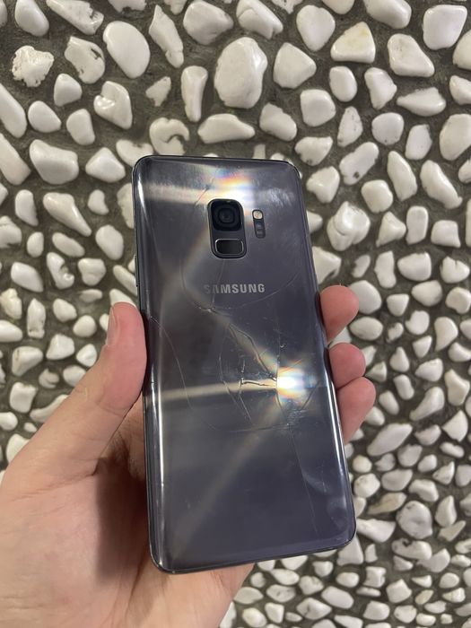 Продам Samsung s9
