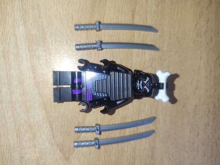 Lego Ninjago Figurka Minifigurka Lord Garmadon + Bronie Miecze njo505