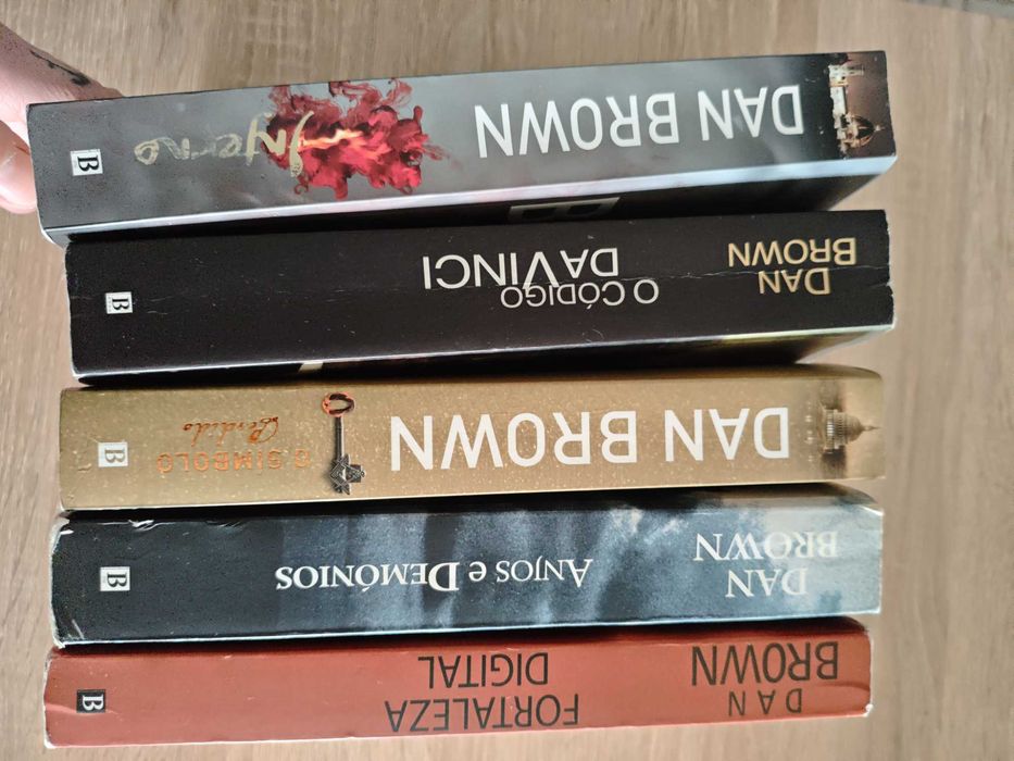 Livros..Dan Brown, Daniel Silva, Jose Rodrigues dos Santos