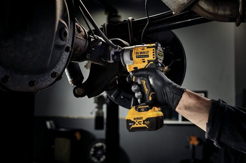 Klucz Udarowy 3/8' Xr 12V 2*5.0Ah Tstak Dewalt Dw Dcf903P2