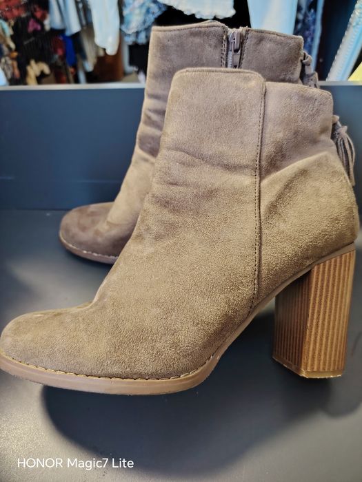 Buty damskie zamszowe