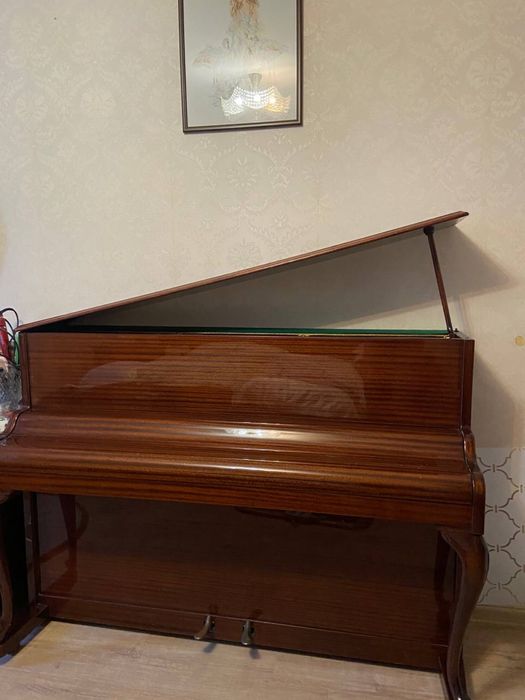 Пианино Ronisch.