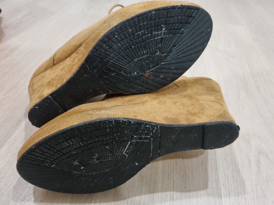 Botim camel com salto