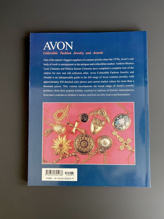 Книга для колекціонерів: Avon Collectible Fashion Jewelry and Awards