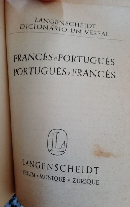 Dicionário Francês - Português e  Português  - Francês