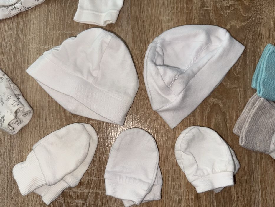 Zestaw 3xbody, 2xczapeczki, 3xrękawiczki, 5xskarpetki, do odbicia