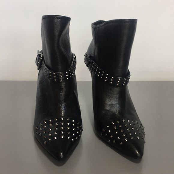 Шкіряні ботильйони kenneth cole bon always studded. розмір 8м