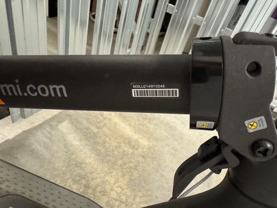 Xiaomi Mi Electric Scooter Essential hulajnoga elektryczna