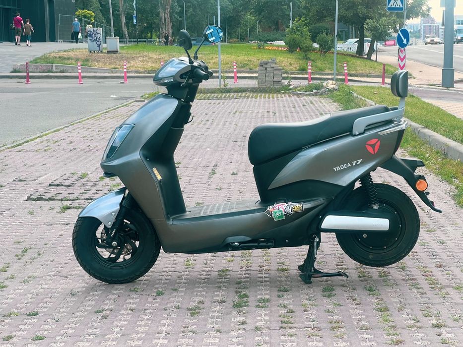 Продам електромопед Yadea T7