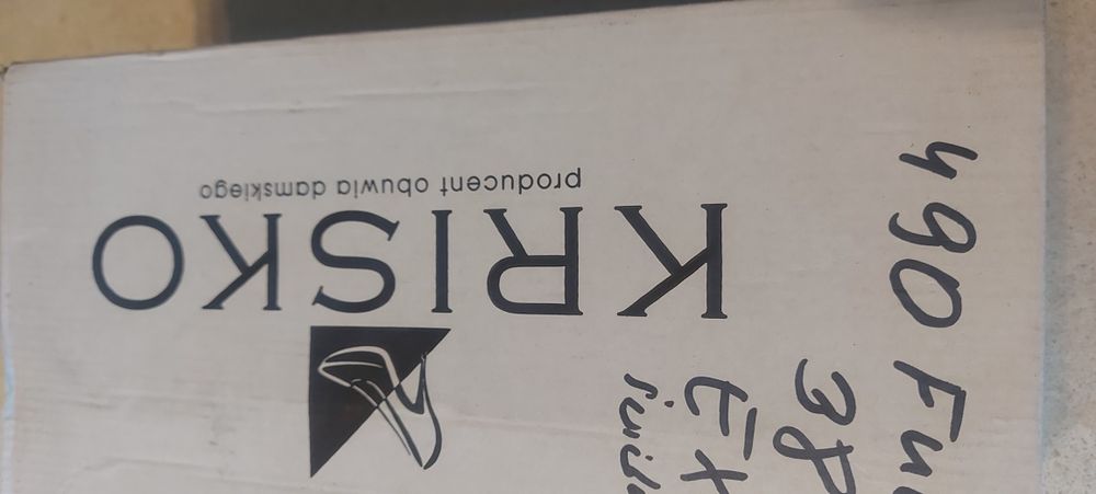 Buty lakierki 38 praktycznie nowe