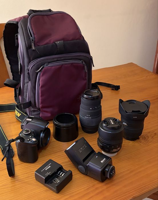 Nikon D5000, mochila, 3 objetivas para Nikon, flash Nissin  Sppedlite