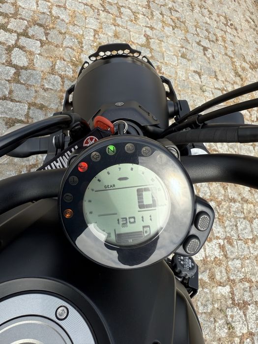 Yamaha xsr 700 55kw 2022 + top case e suporte GIVI