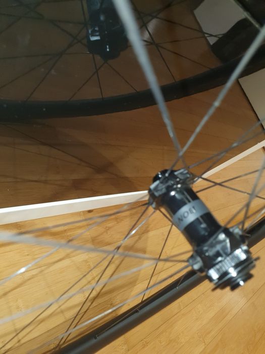 Rodas Carbono Bontrager Aeolus Pro 37