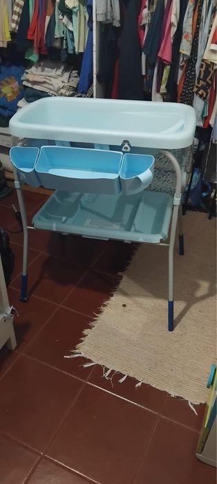 Muda-Fraldas com Banheira Chicco