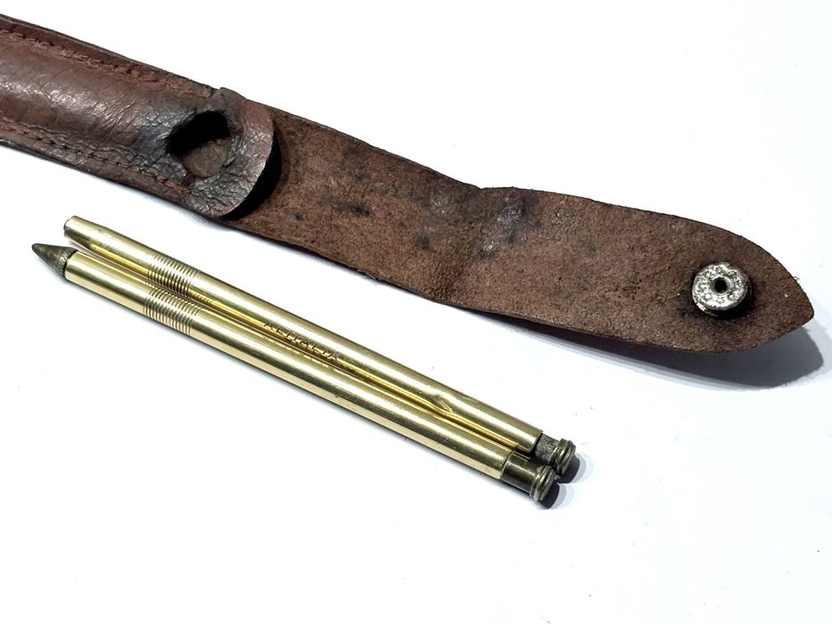 Conjunto de pequena caneta e lápis da companhia de aviação Alitalia