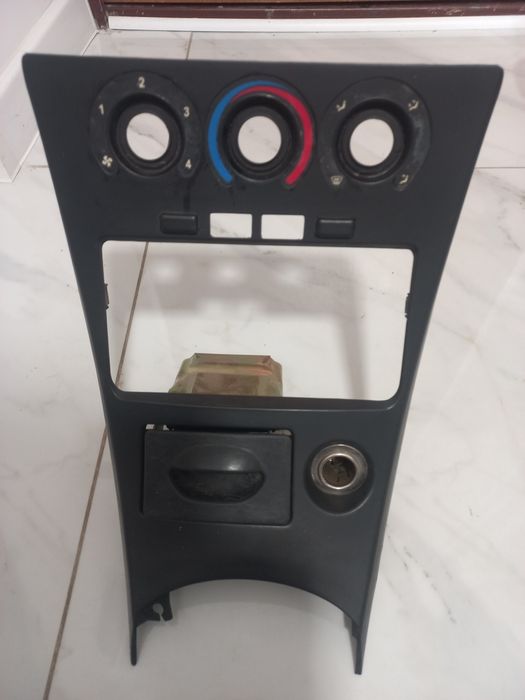 Консоль борода до Geely Ck та Mk оригінал і багато іншого.