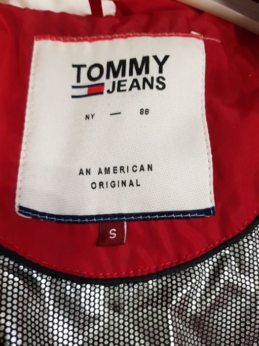 Kurtka Damska Zimowa Tommy Jeans  "S"