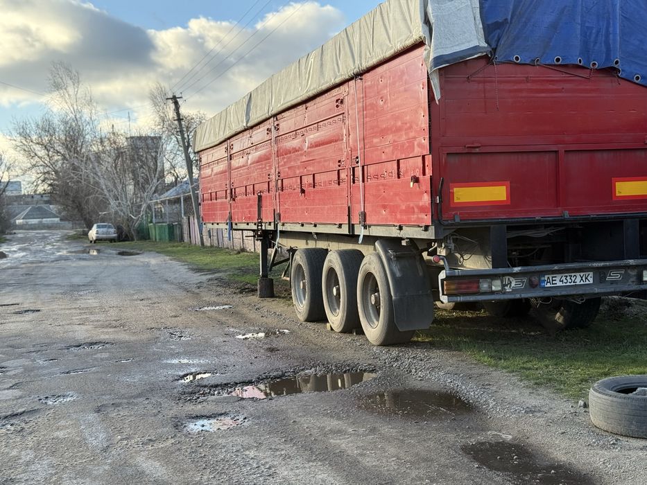 Полуприцеп зерновоз 61 куб KRONE SDP 27