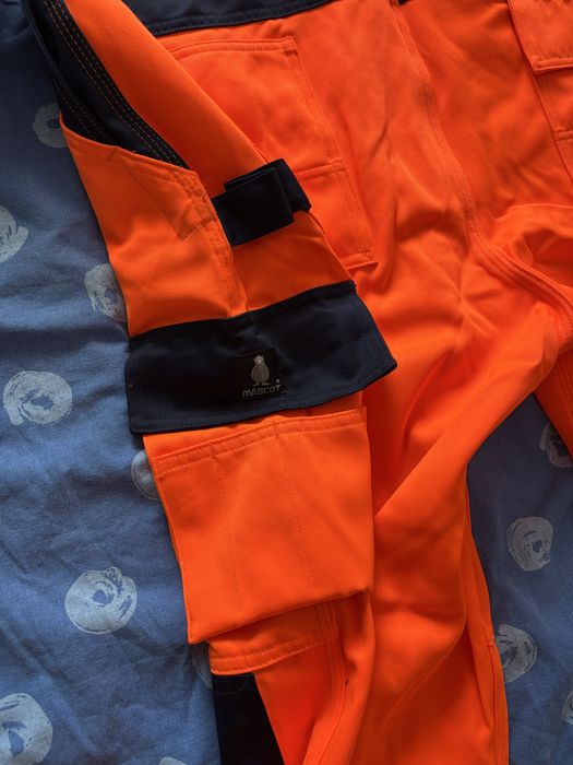 Spodnie robocze na szelkach