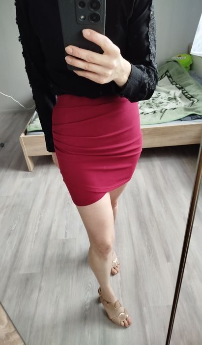 Wyprzedaż szafy!! Modna ołówkowa spódniczka w kolorze wina/ bordowym