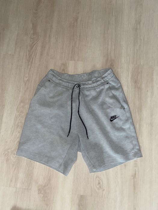 Шорти Nike tech fleece
