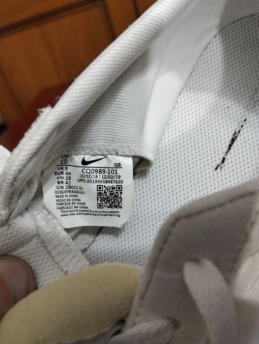Взуття, кросівки Nike.