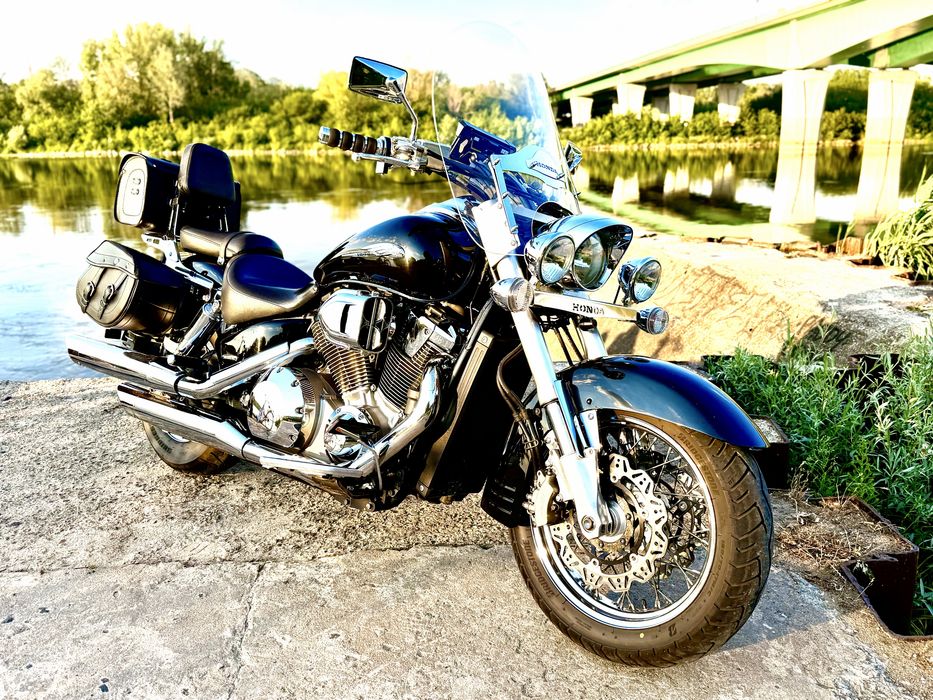 Honda Vtx 1800 cruiser gotowy do jazdy.