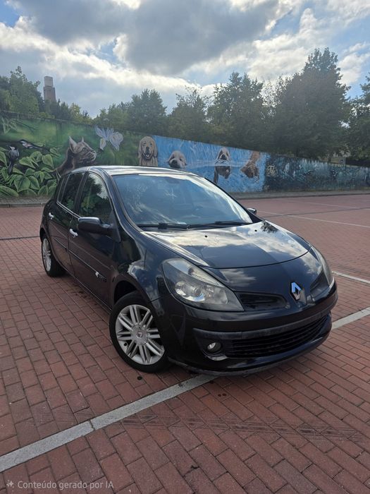 Renault Clio 1.5 dCi Luxury – Teto Solar, Pele, Multimédia GPS e Bimassa Novo!