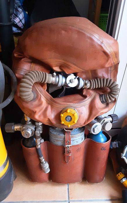 Garrafas Mergulho Antigas + Fatos Mergulho Antigos - Tudo 1500€