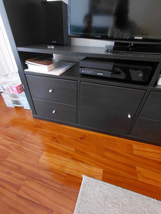 Móvel de sala IKEA preto – excelente estado