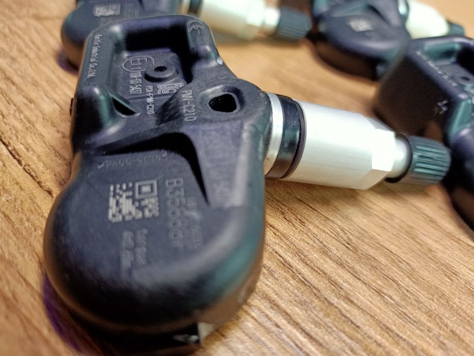 Czujniki cisnienia w kołach TPMS oryginał TOYOTA PMV-C210